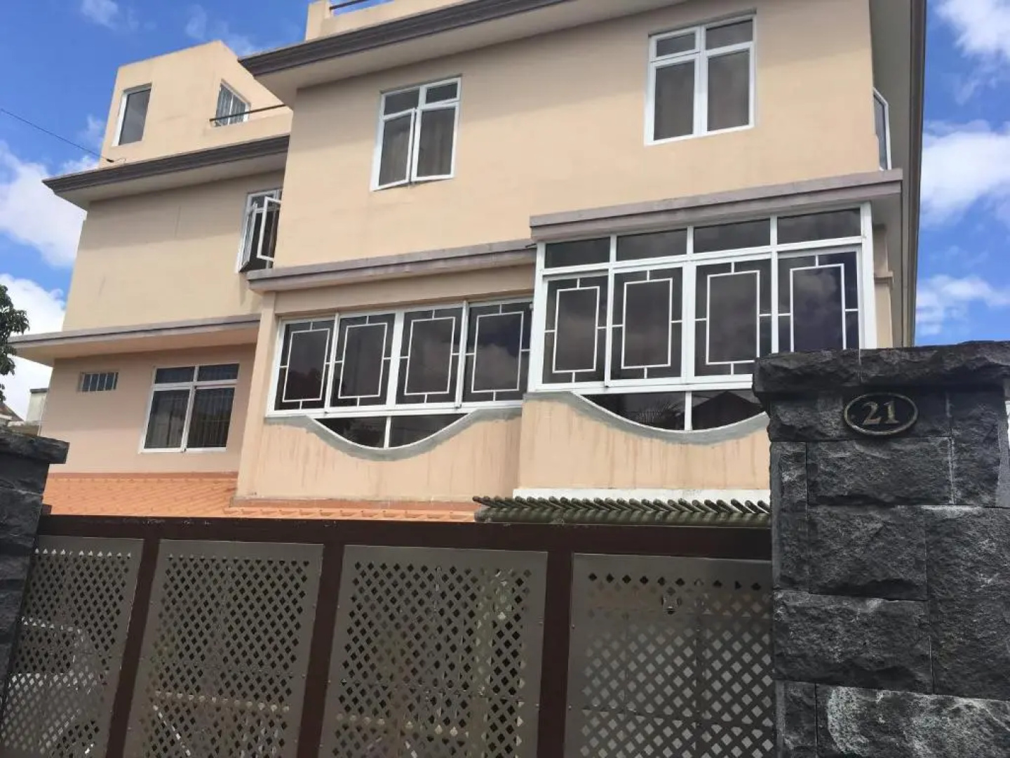 Br Court Apartments