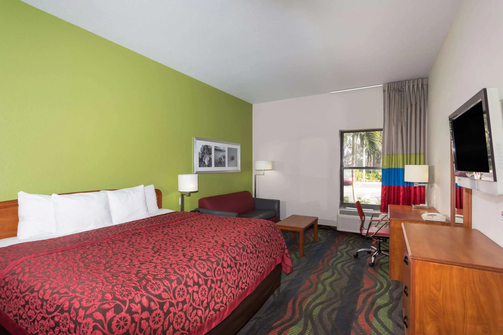 Days Inn & Suites by Wyndham Fort Myers Near JetBlue Park