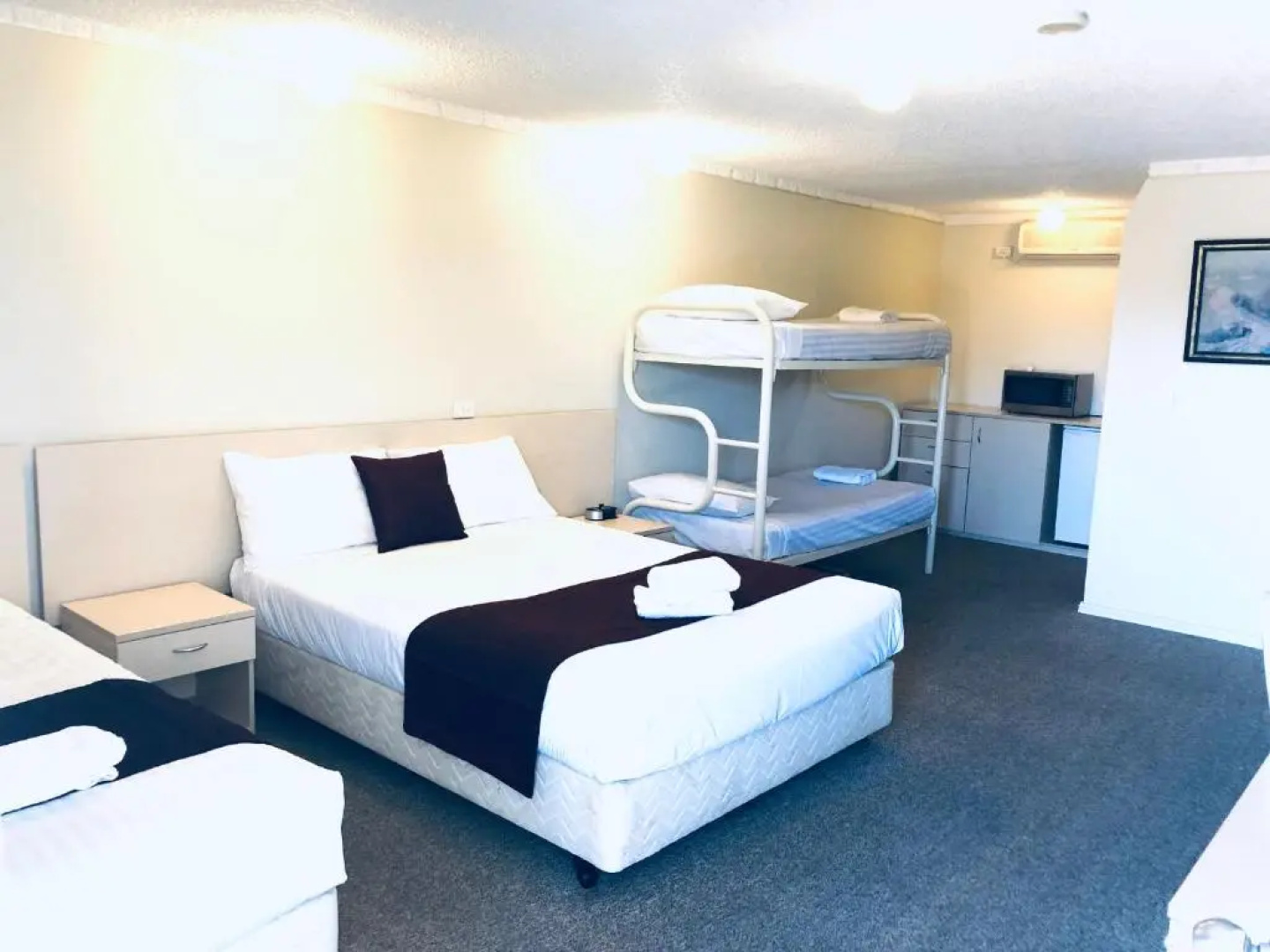 Overlander Motor Lodge