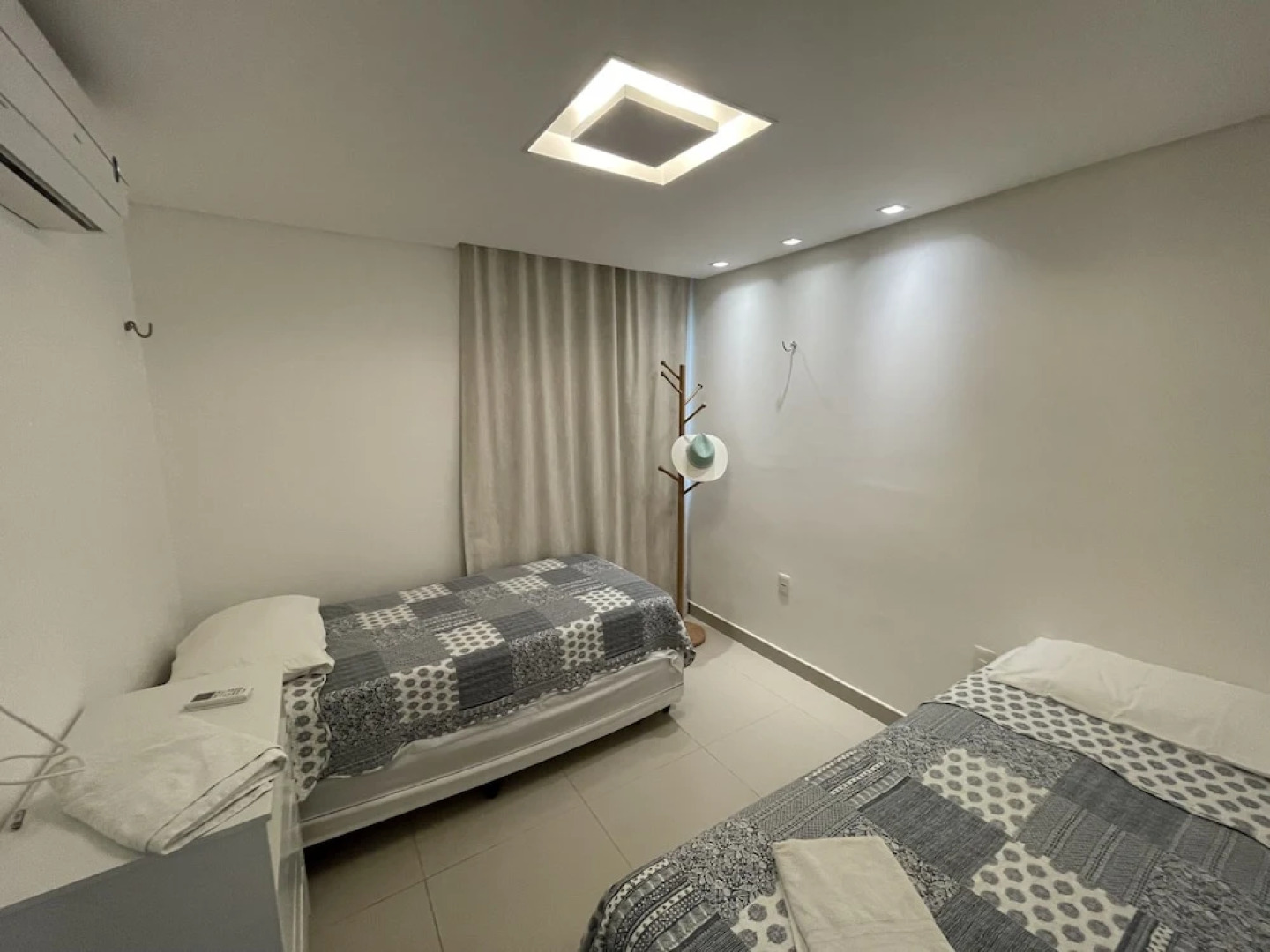 Riviera Beach Place Golf Residence