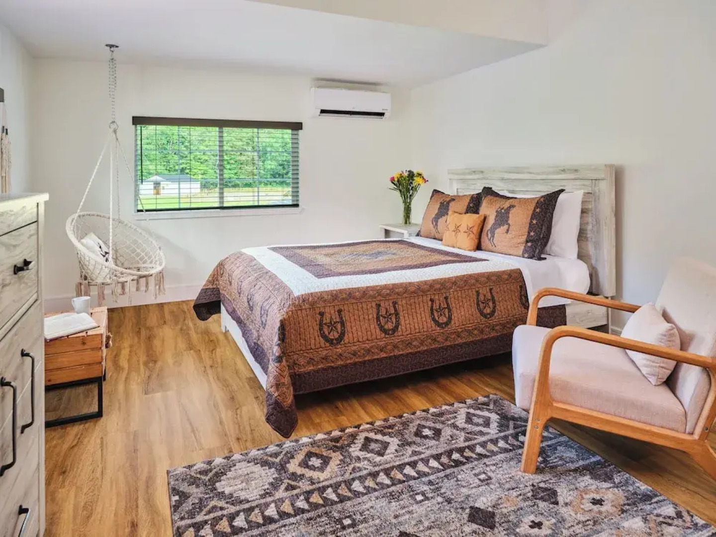 Saddleview Bed & Breakfast