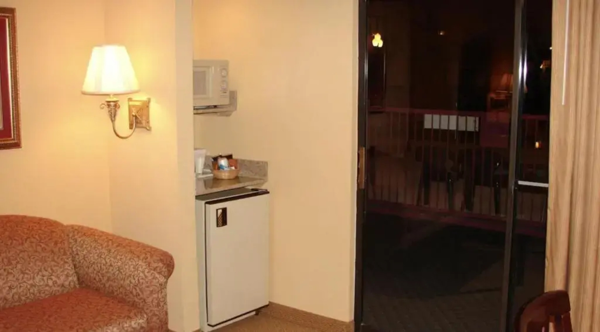 Super 8 by Wyndham Altus