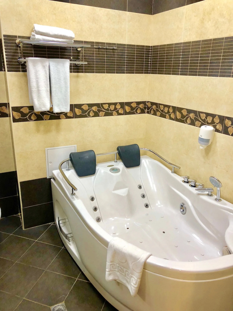 Отель Монолит Плаза