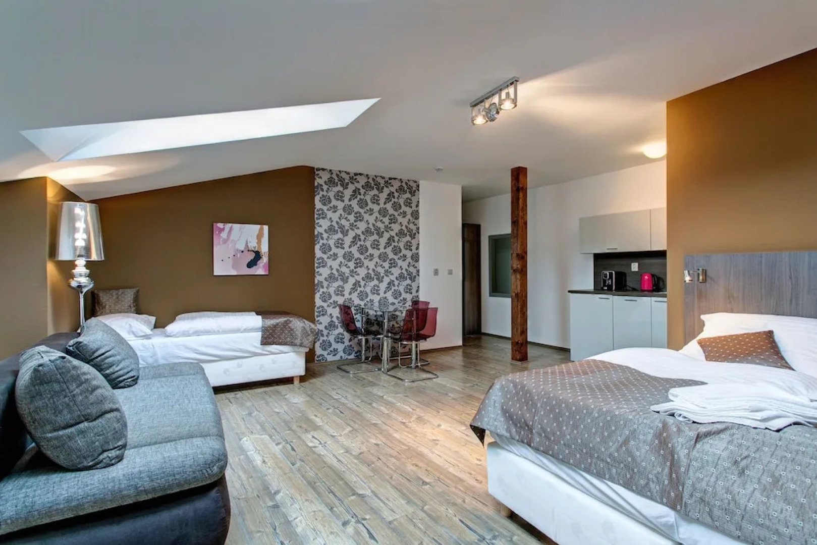 Suites & Apartments U Trí hrusek