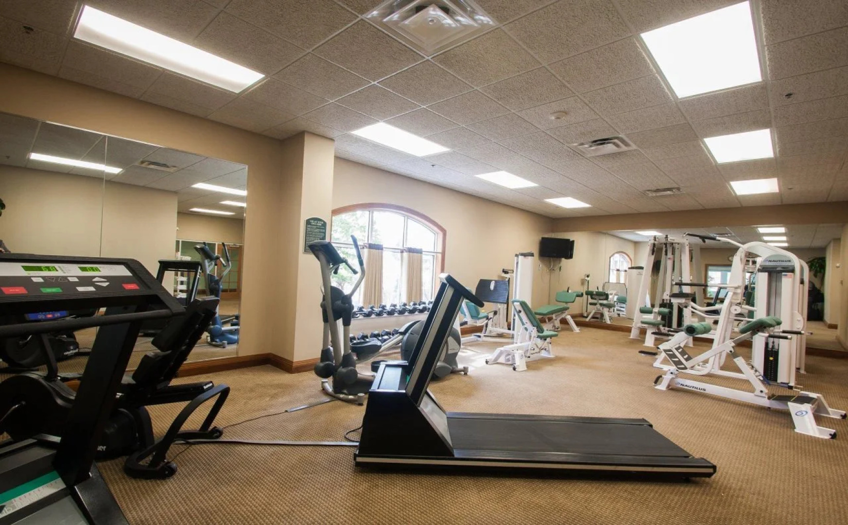 Delta Hotels by Marriott Huntington Mall