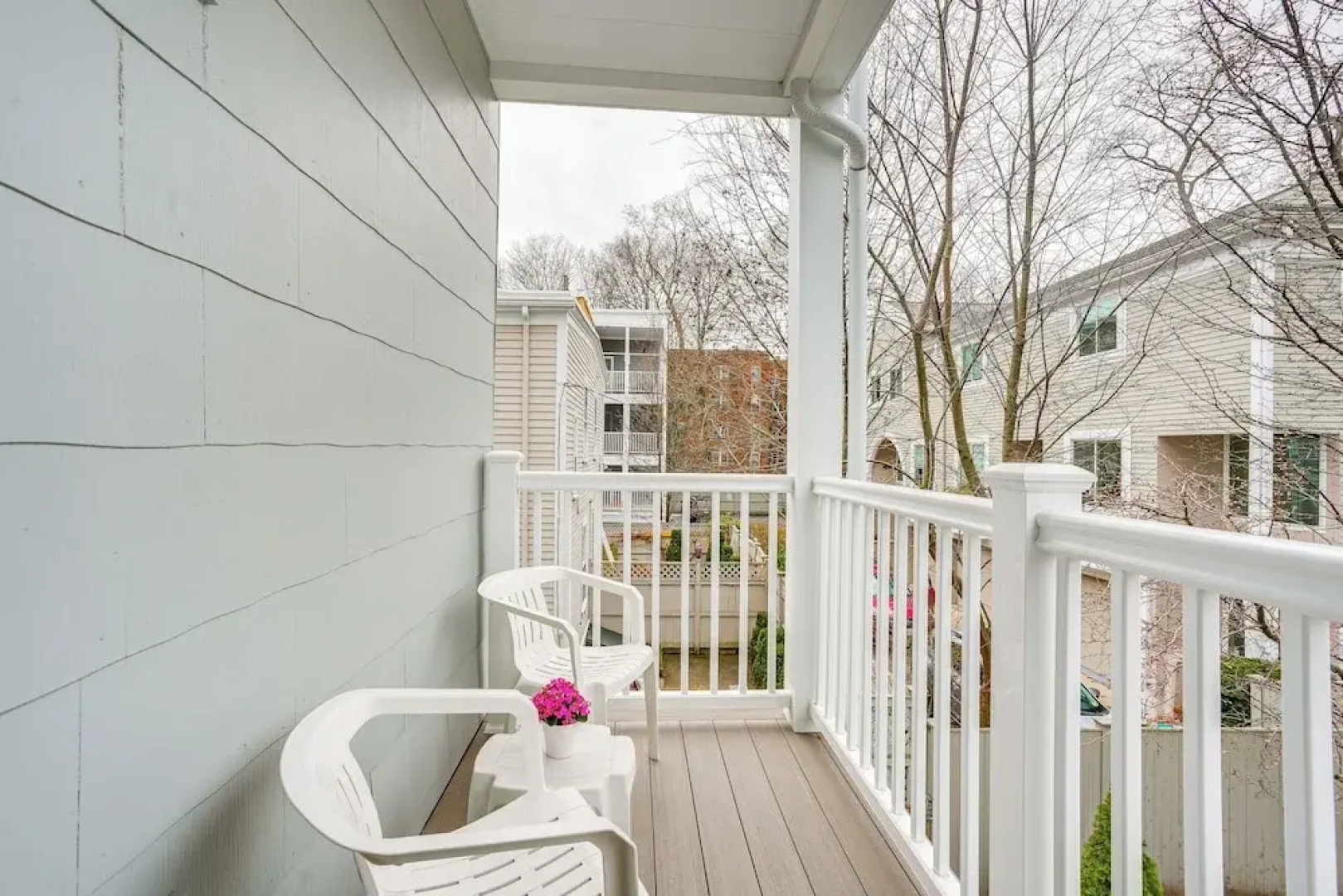 Walk to Harvard Square: Apartment in Cambridge