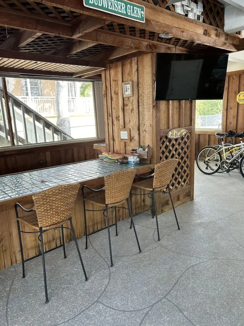 Beautiful Updated Stilted Home Makes For A Super Getaway. 3 Bedroom Home by RedAwning