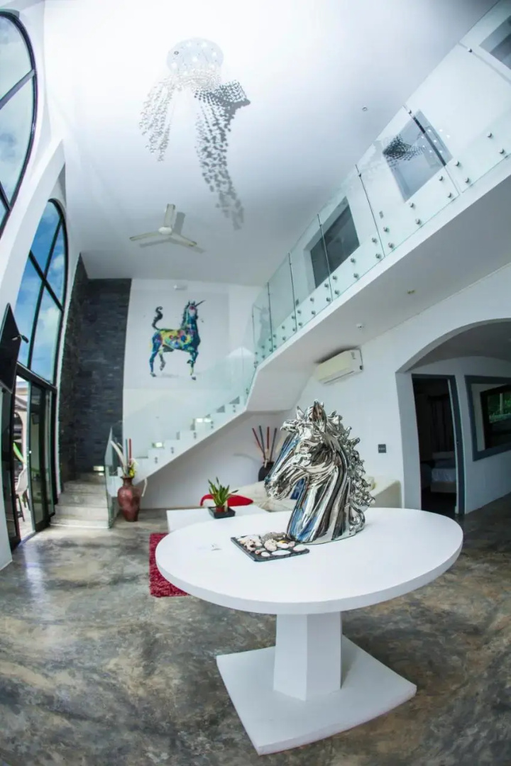Show Pony Beach Resort and Suites