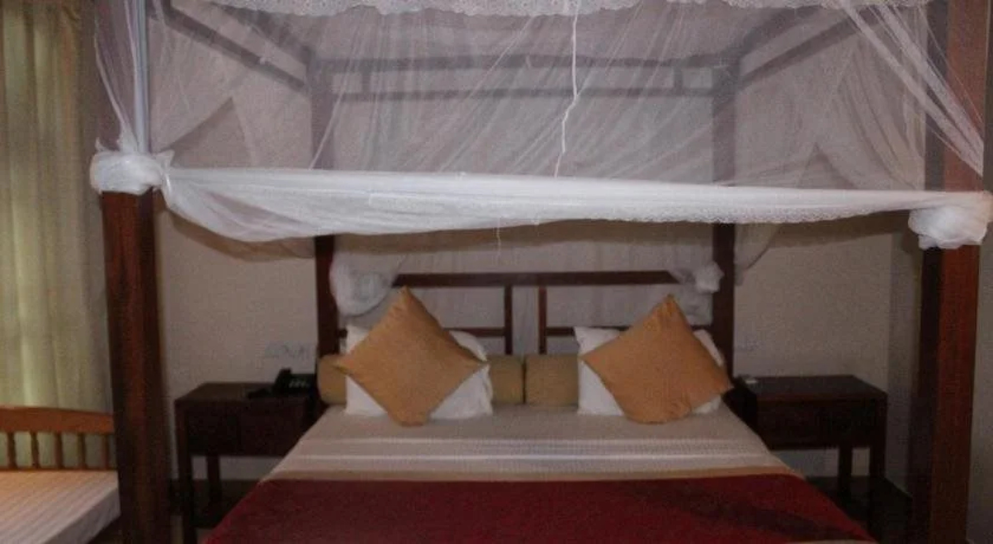 Warahena Beach Hotel