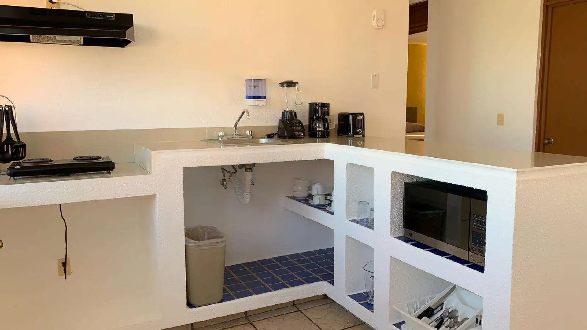 Sunrock Hotel and Suites