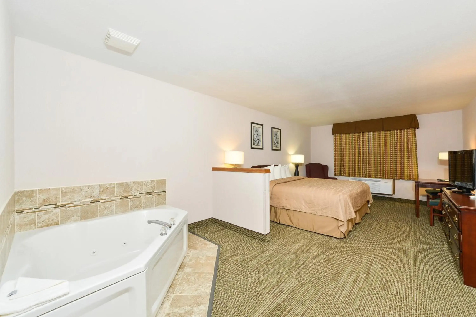Quality Inn & Suites Stoughton - Madison South