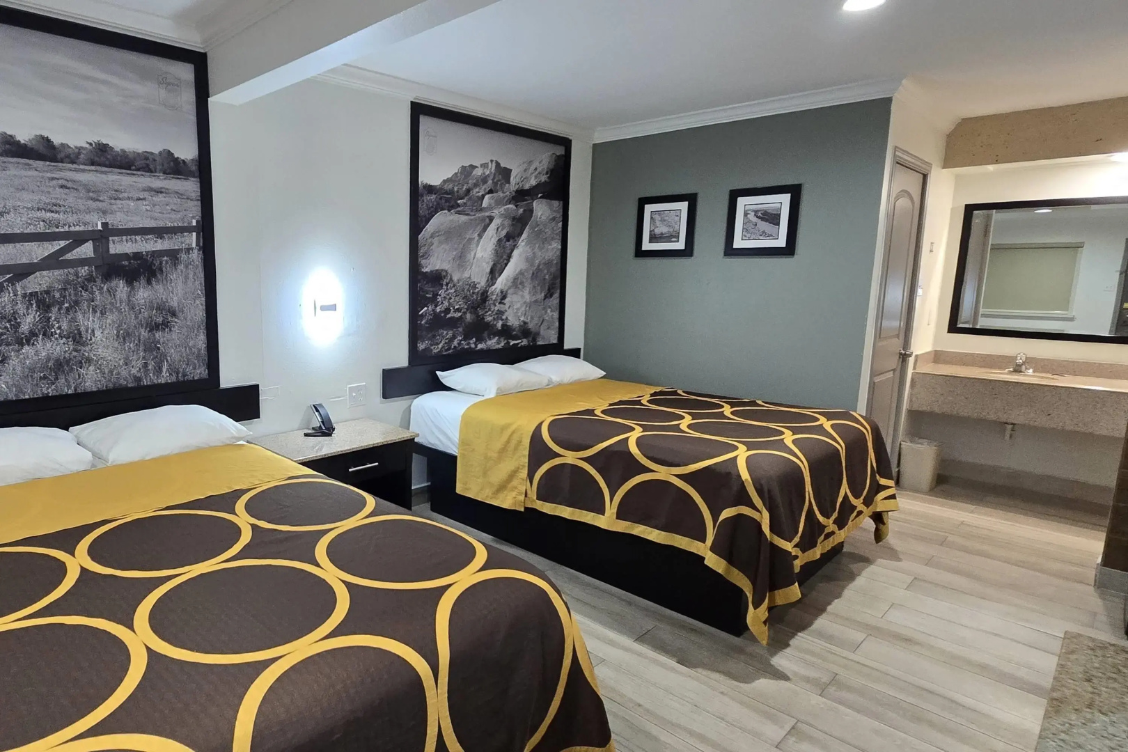 Super 8 Wyndham McAllen Downtown- City Center-Plaza Mall-Airport