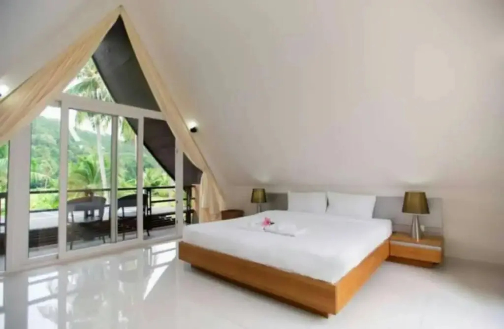 Boat House by Siam Royal Collection (Cbs Travel Asia)