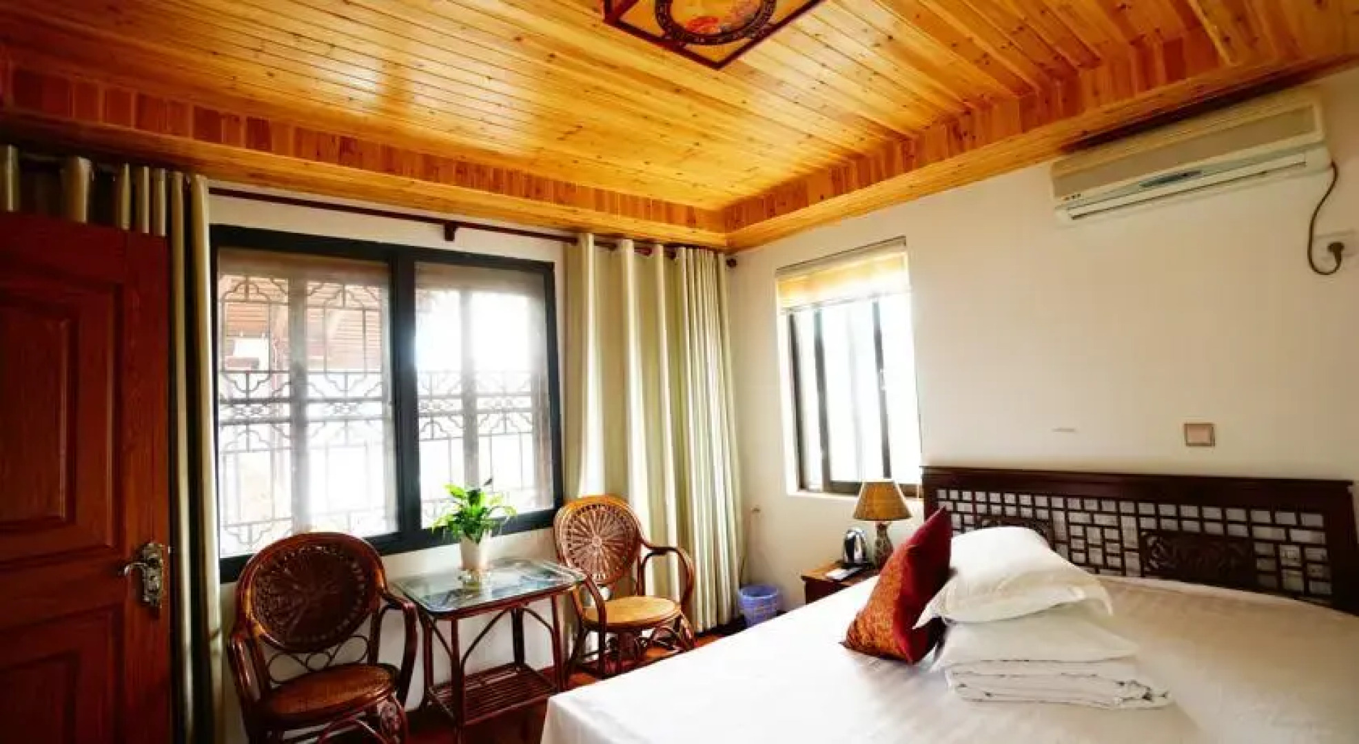 Zhou Zhuang Zhen Feng Inn