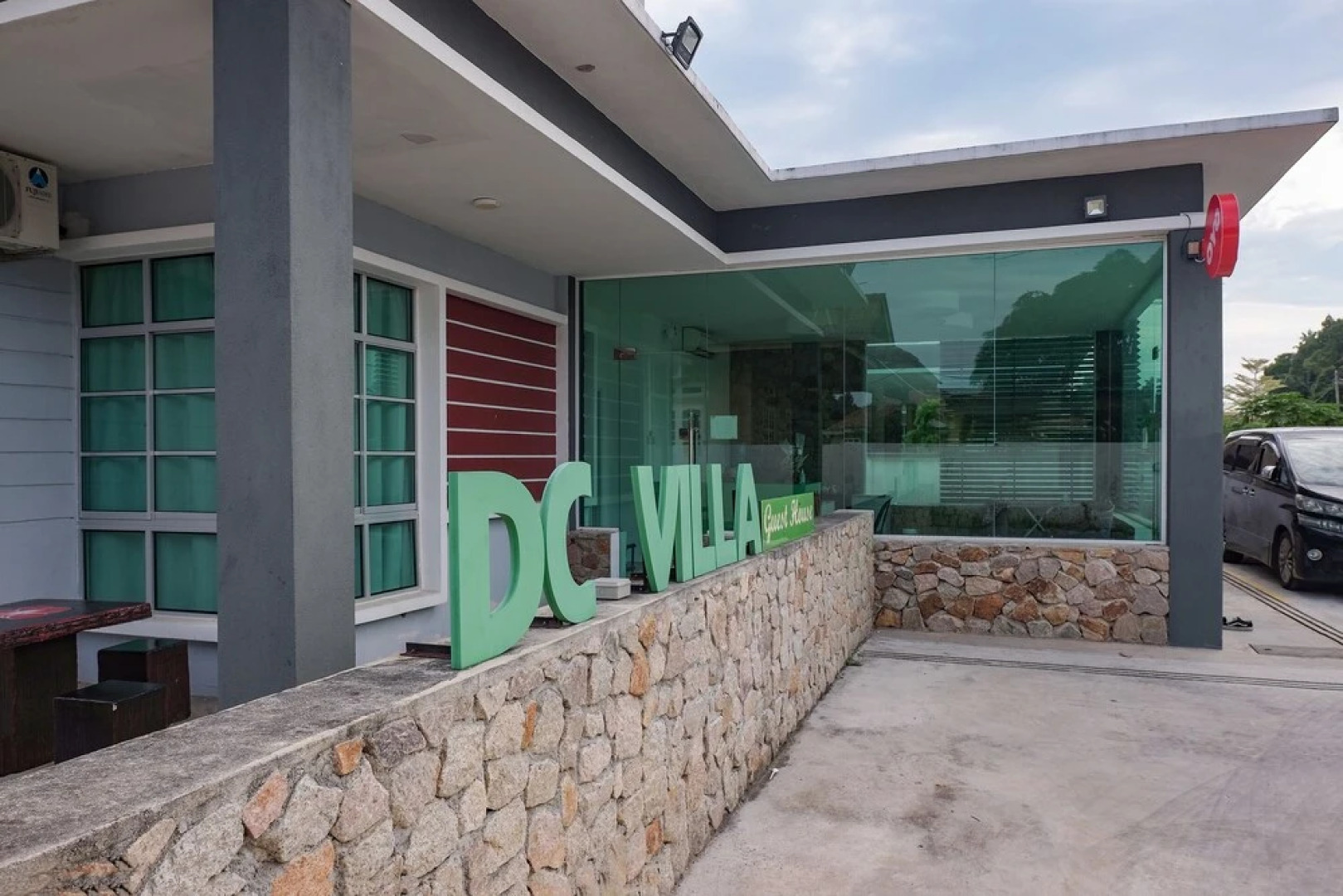 OYO 90005 DC Villa Guest House