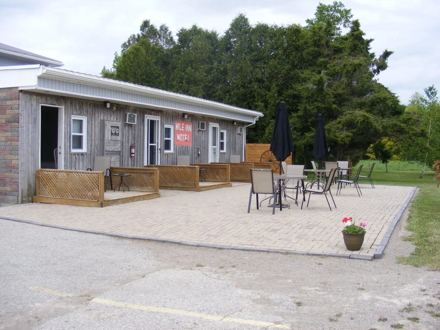 Mile Inn Motel