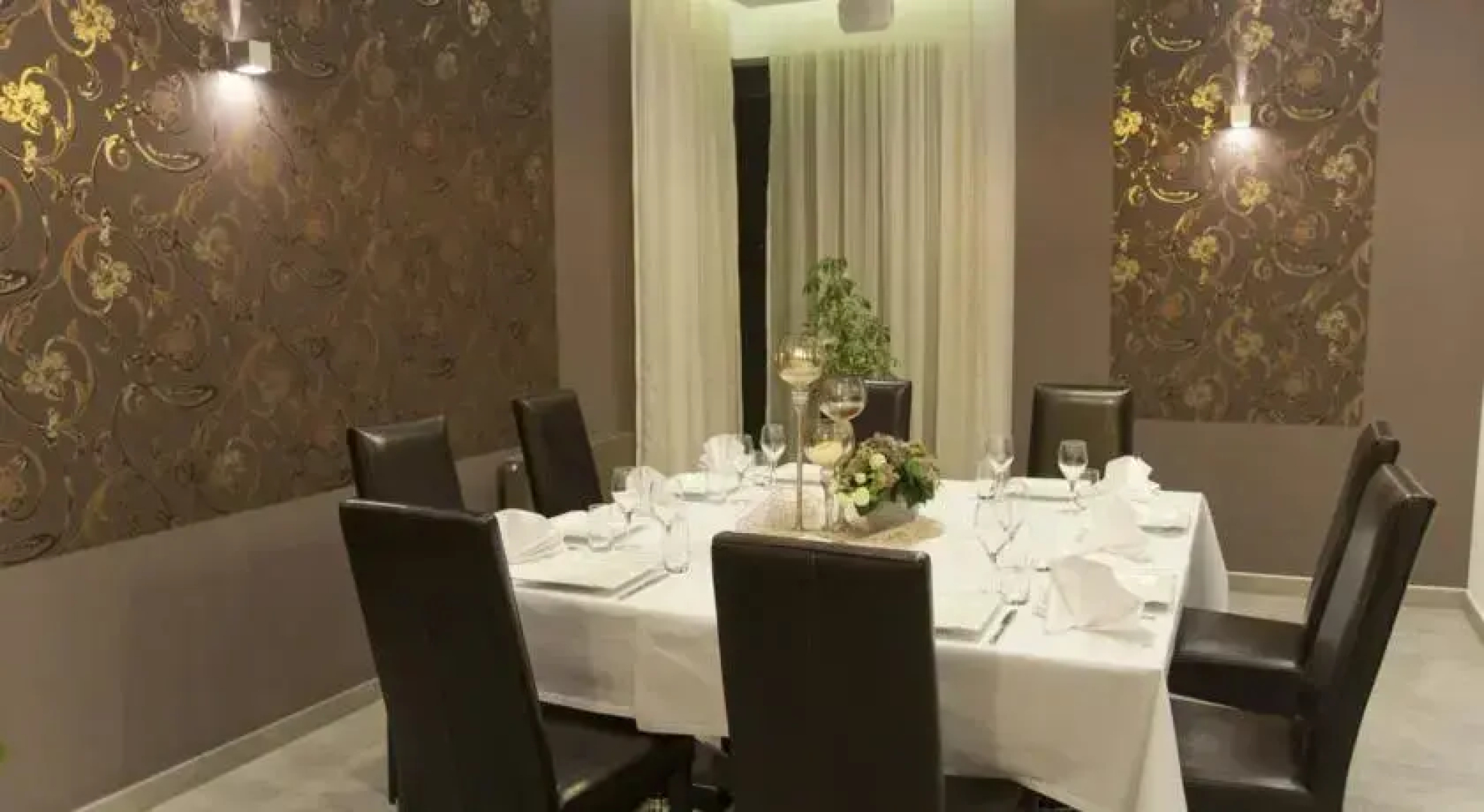 Hotel Vis A Vis