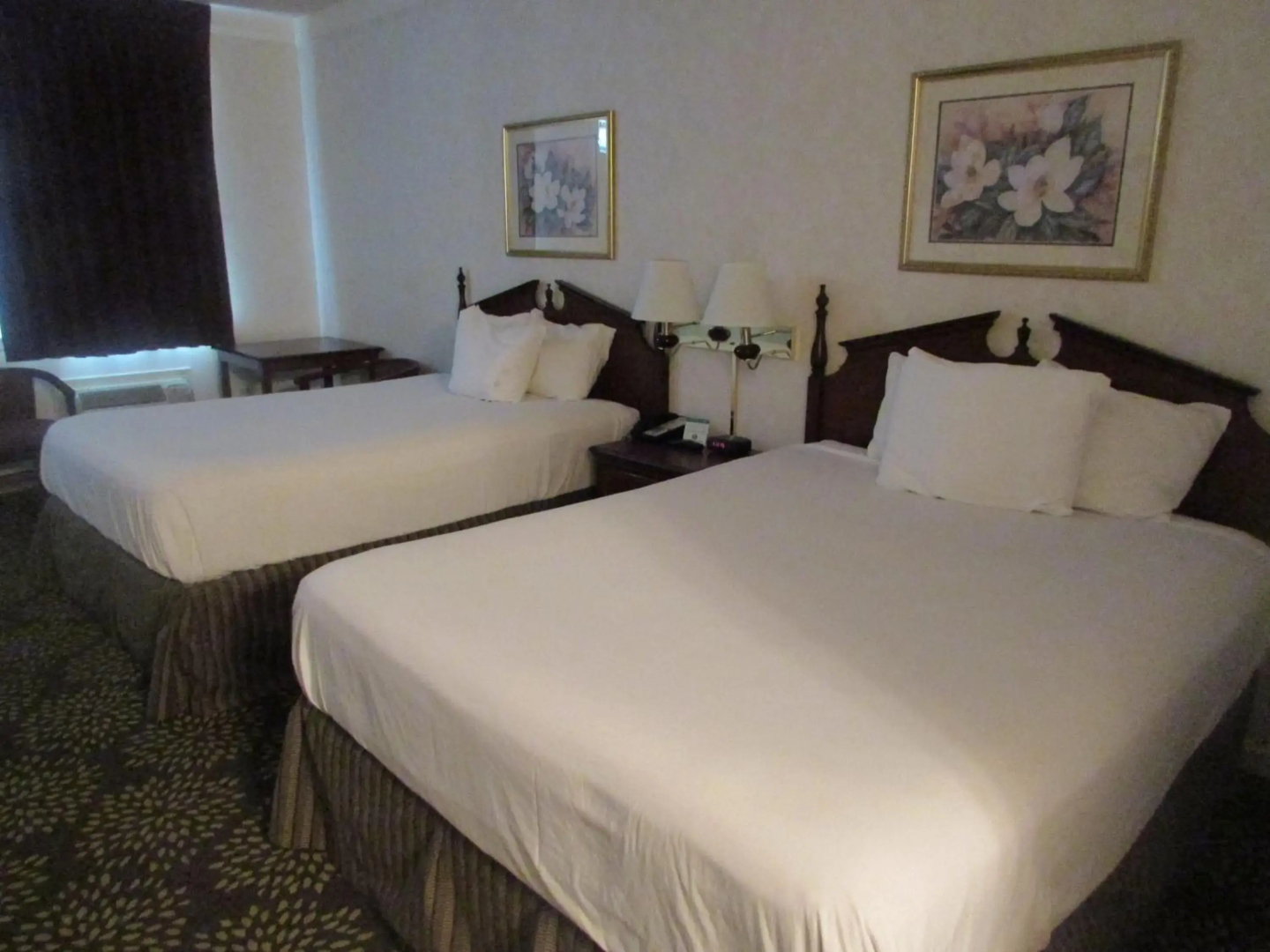 Plantation Oaks Suites & Inn