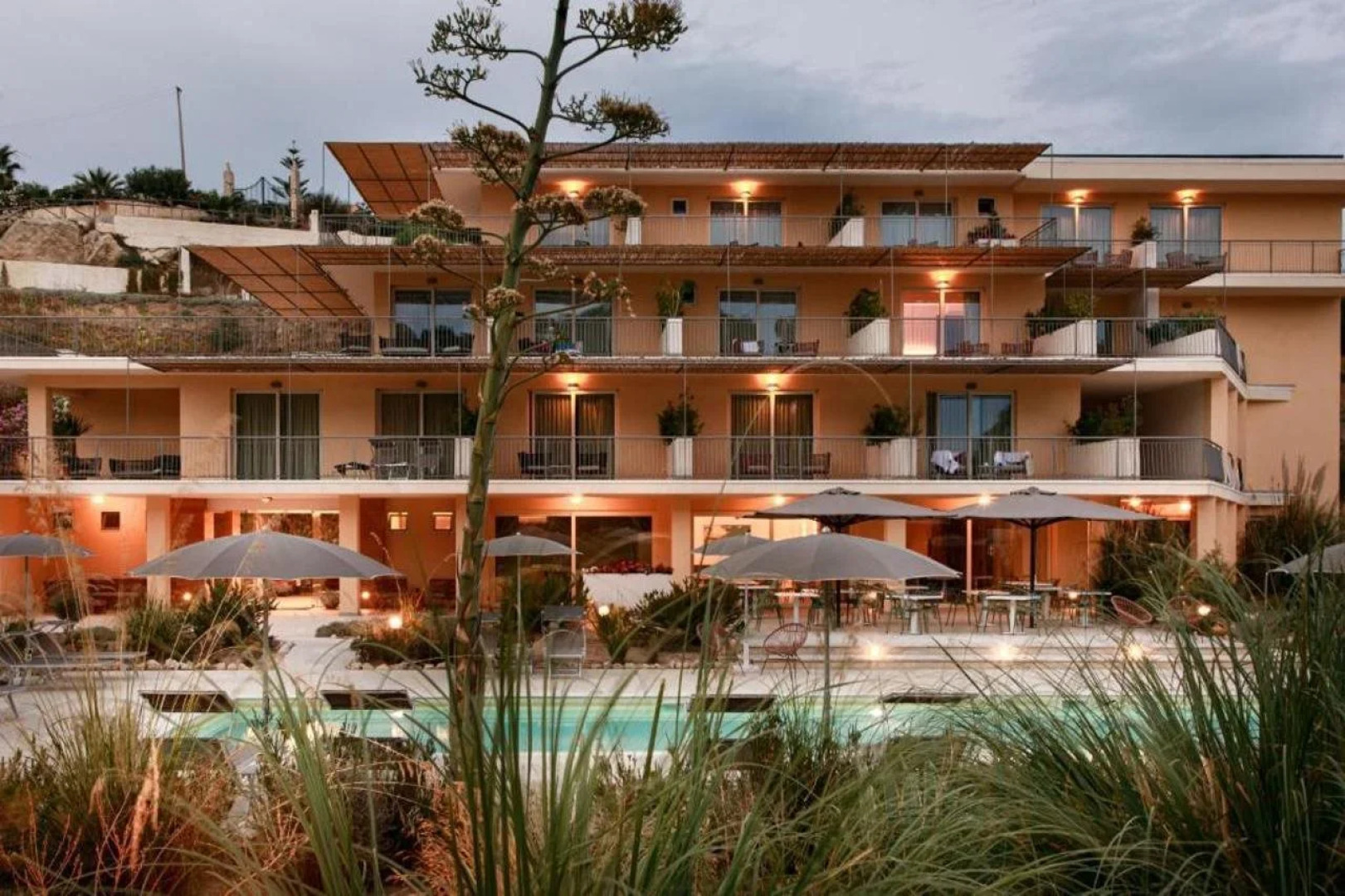 Luna Minoica Suites and Apartments