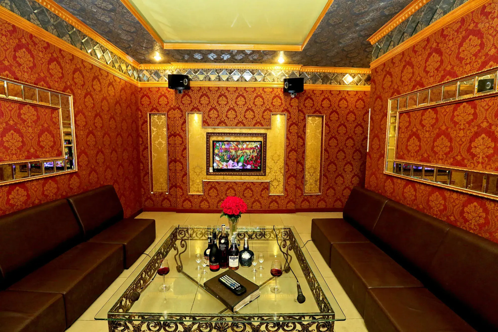 Van Phat Riverside Hotel