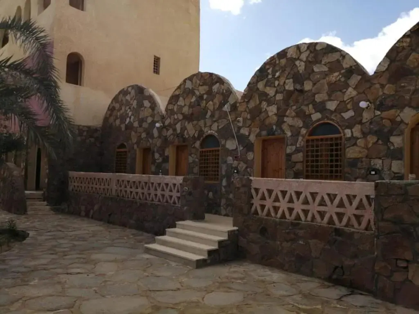 Ahmed Safari Camp & hotel