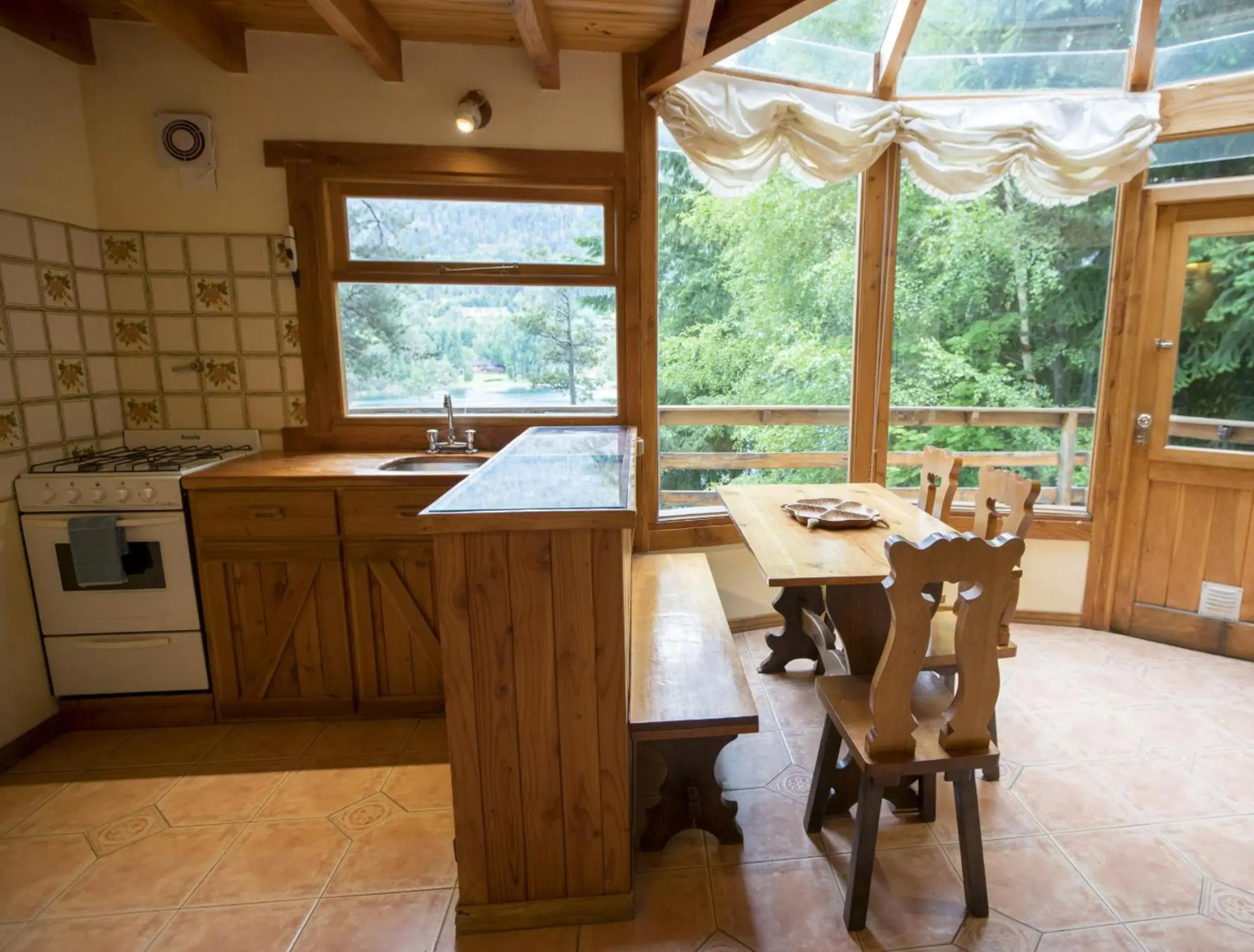 BOG Le Pommier - Cabañas con vista al Lago y piscina climatizada