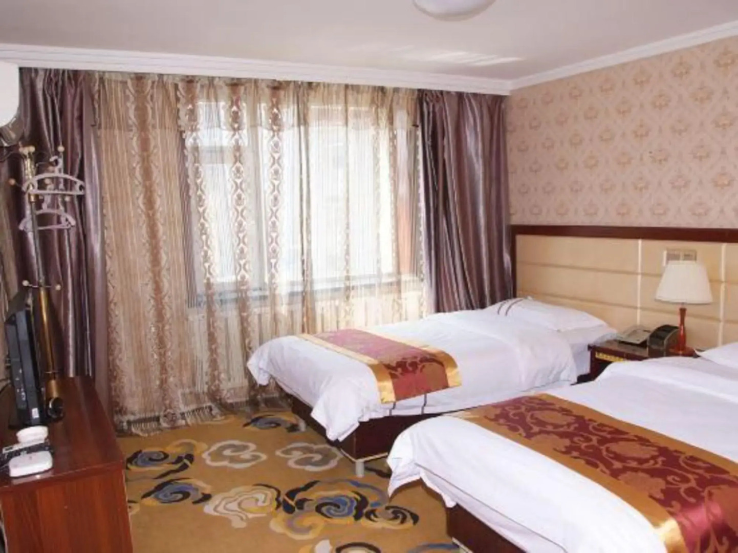 Jinqiao Hotel