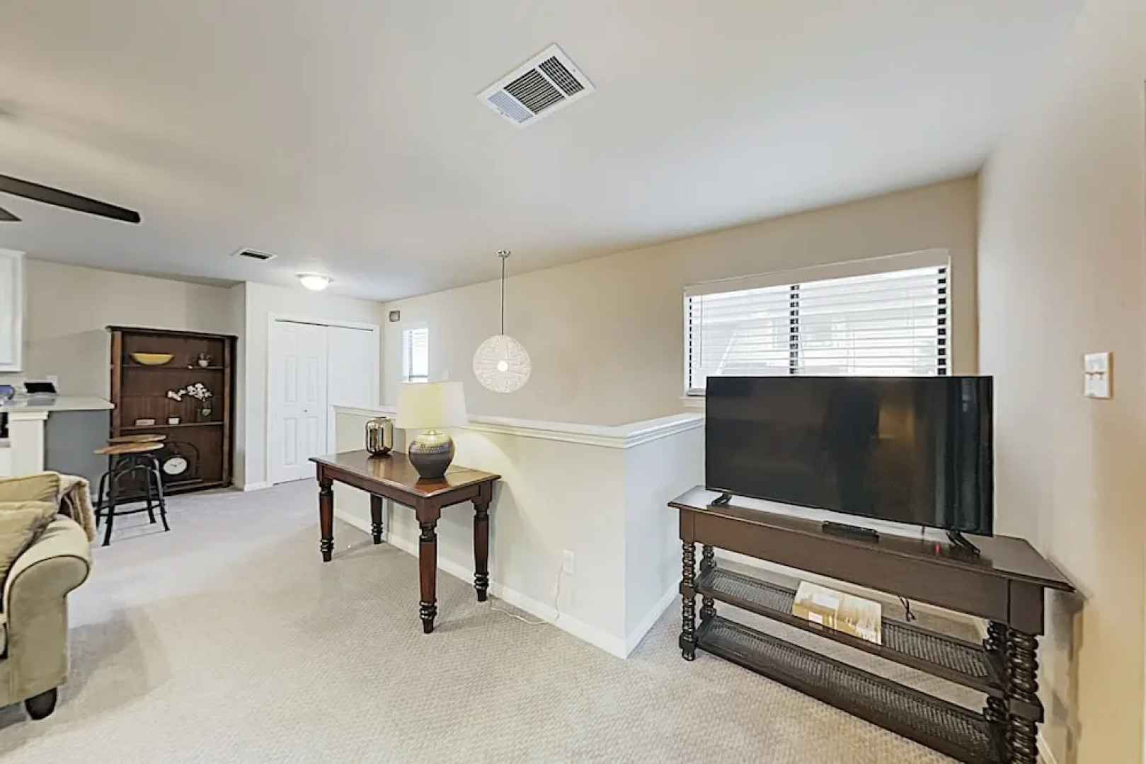 New Listing! Hill Country Getaway W/ Large Balcony 2 Bedroom Apts