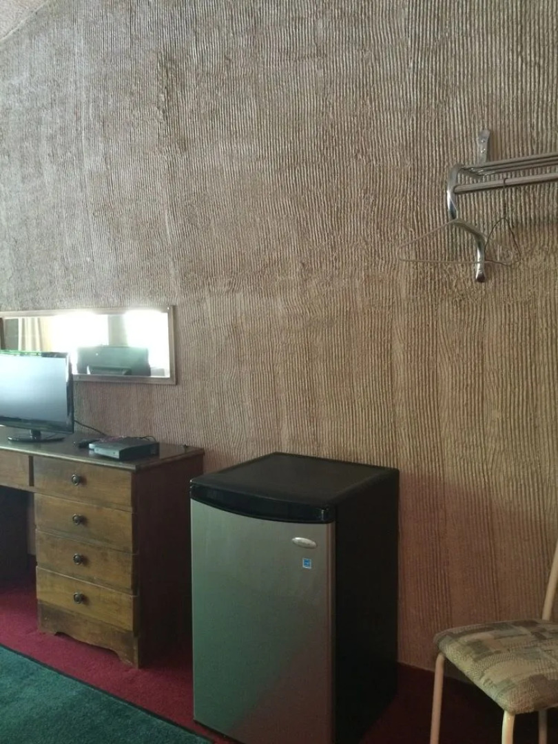 Tunnel Lake Trading Post & Motel