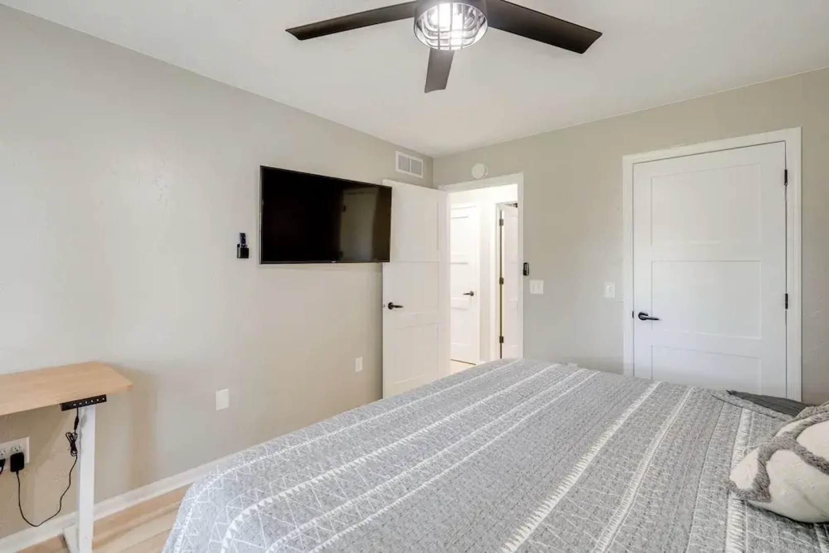 1 Mi to Beach: Dog-friendly Condo in Lake Mills!
