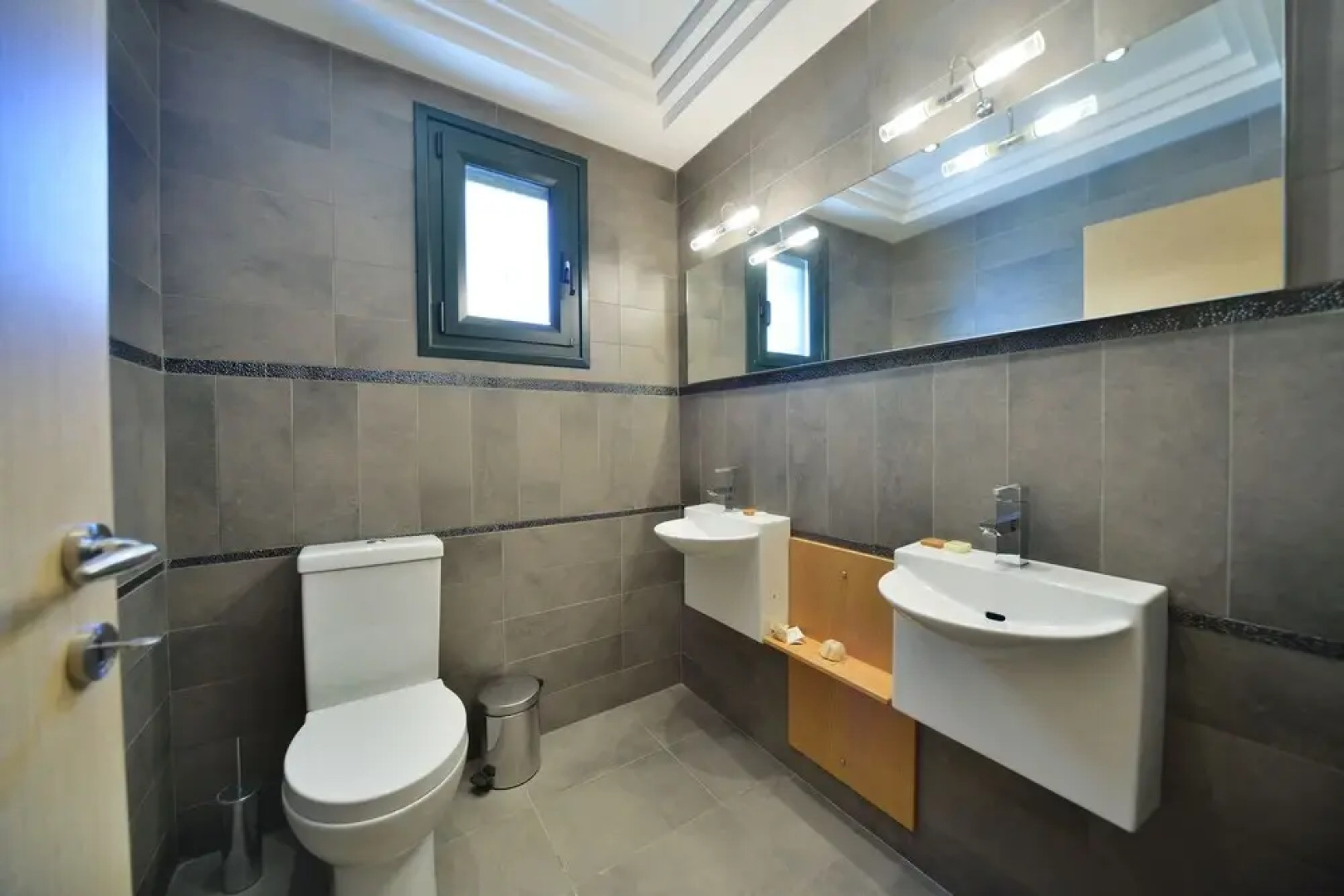 Elegant Villa by B&E