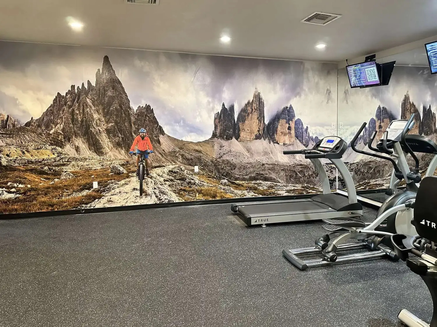 Clarion Pointe Winslow I-40