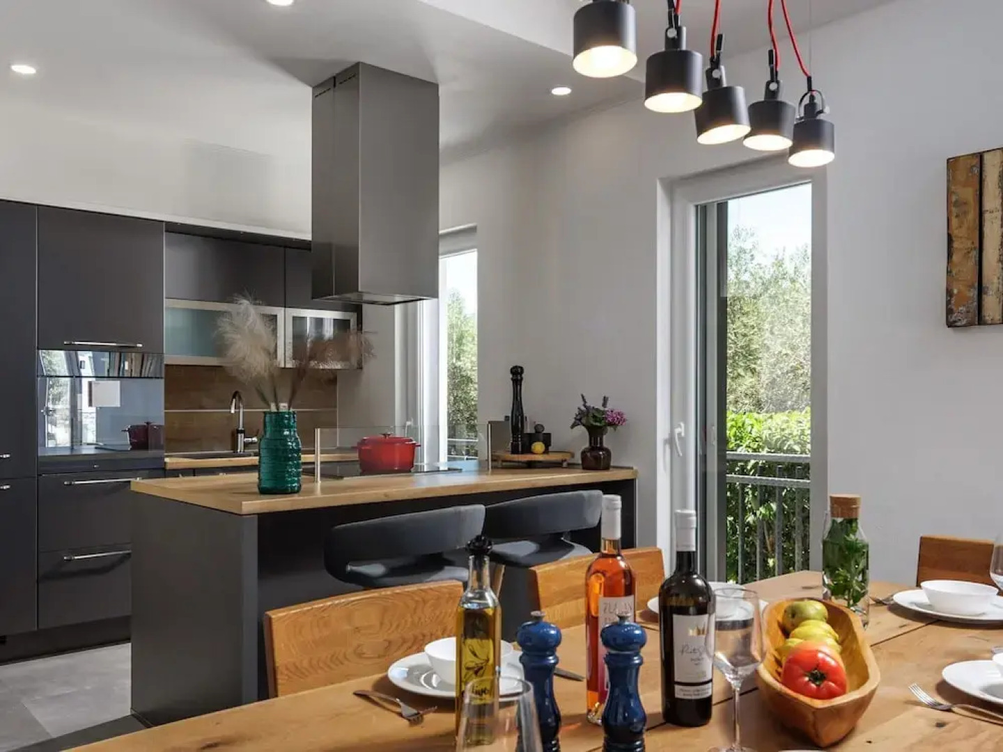 Modern Countryside Villa Near the Sea, Private Swimming Pool, Lovely Guesthouse