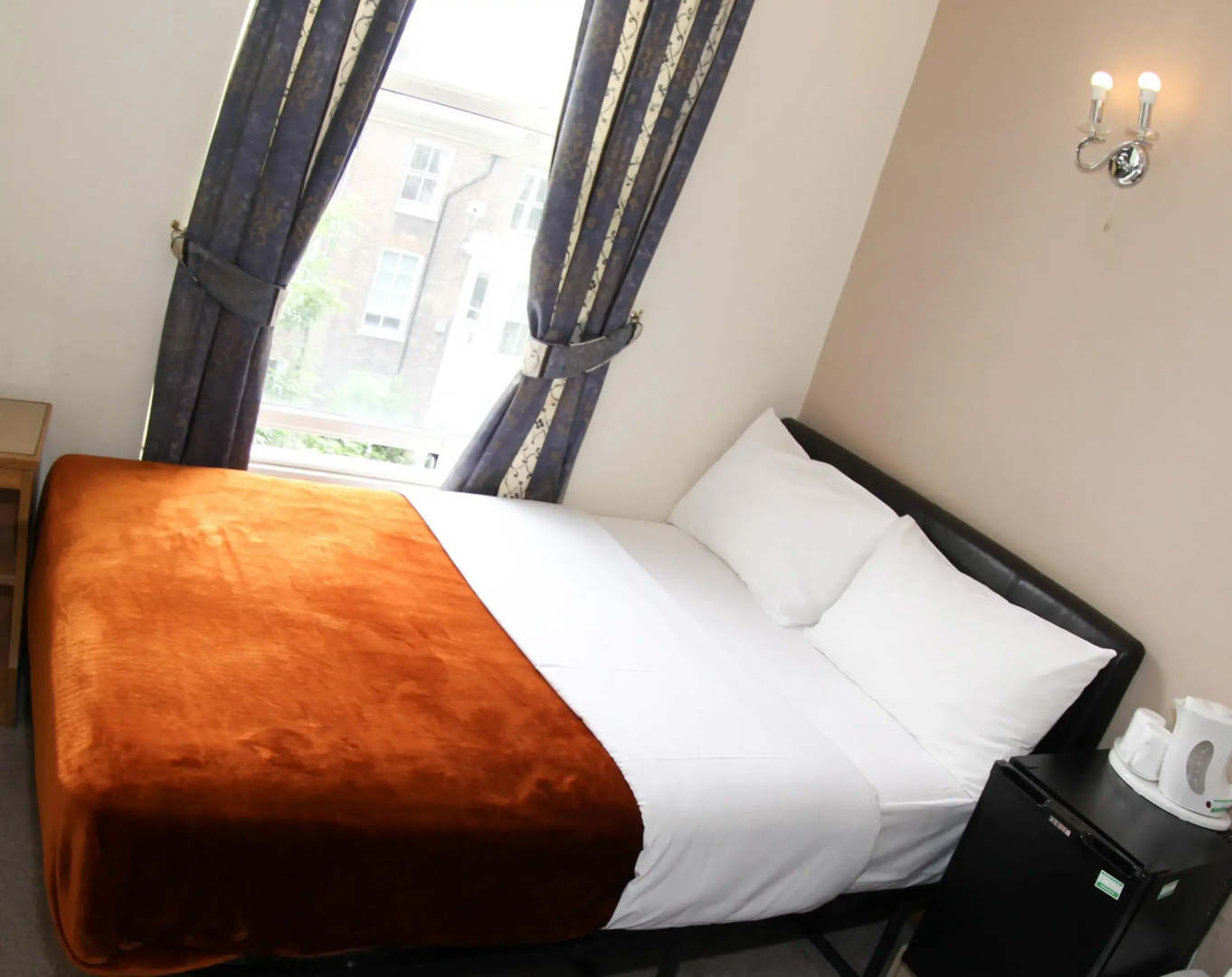 Holland Inn Hotel