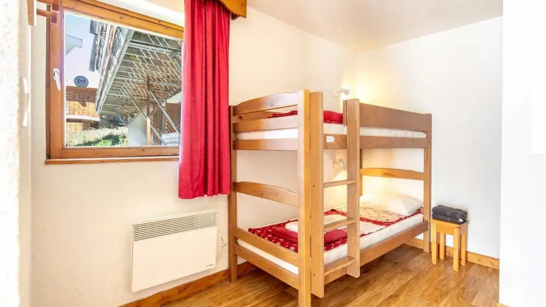 Mountain Hideaway for 4 Guests