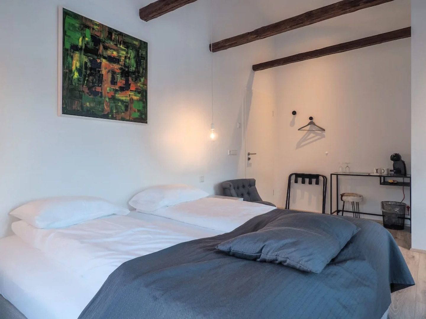 Við Lónið guesthouse