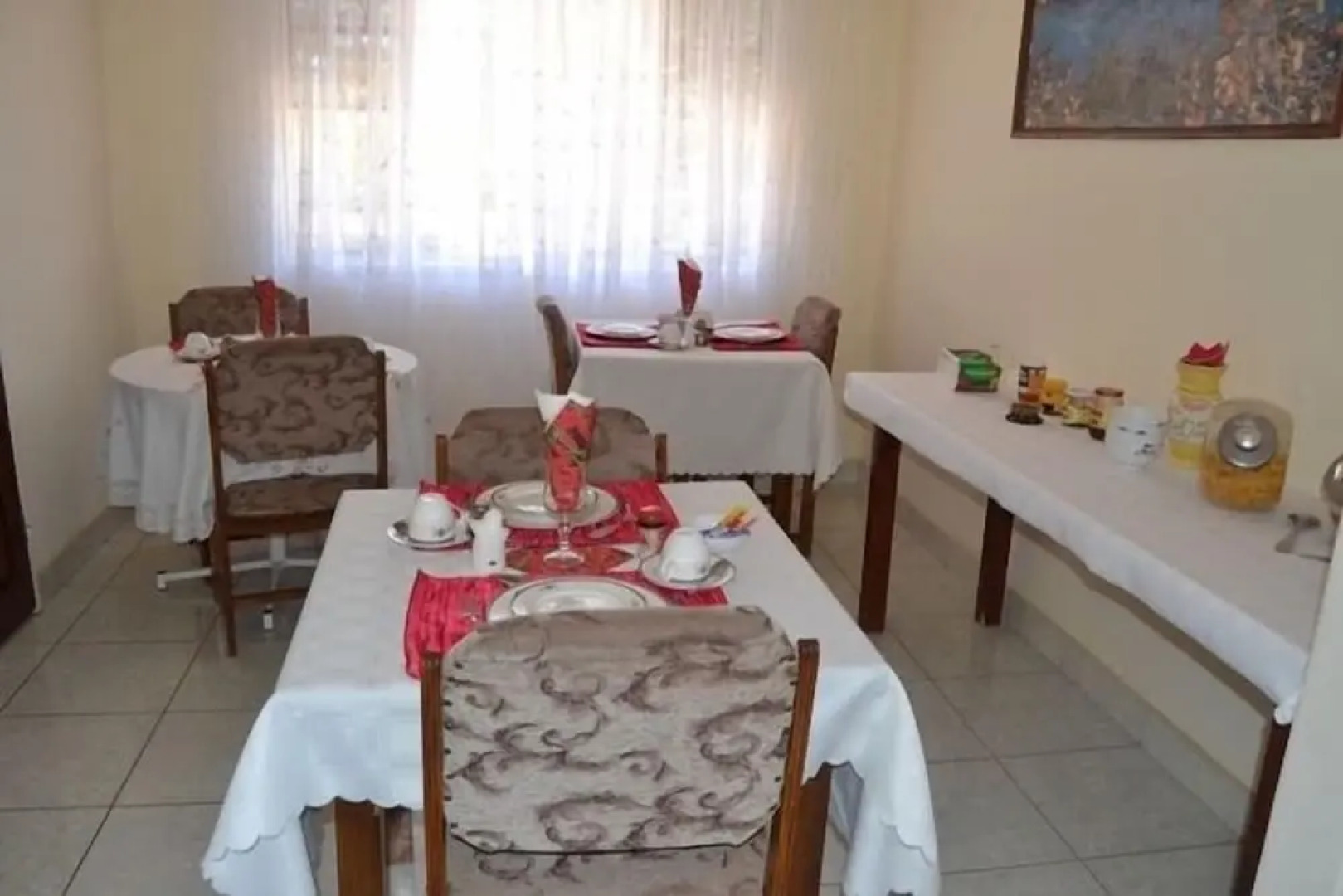 Ebuhleni Guest Lodge