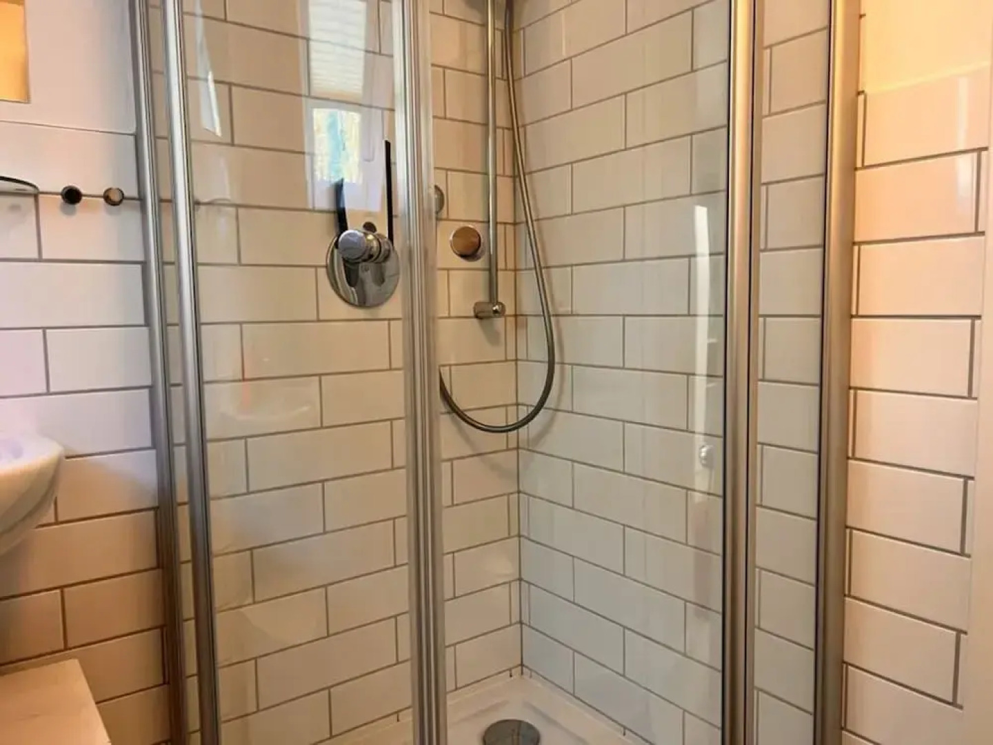 "lee" in House Smaswai 10