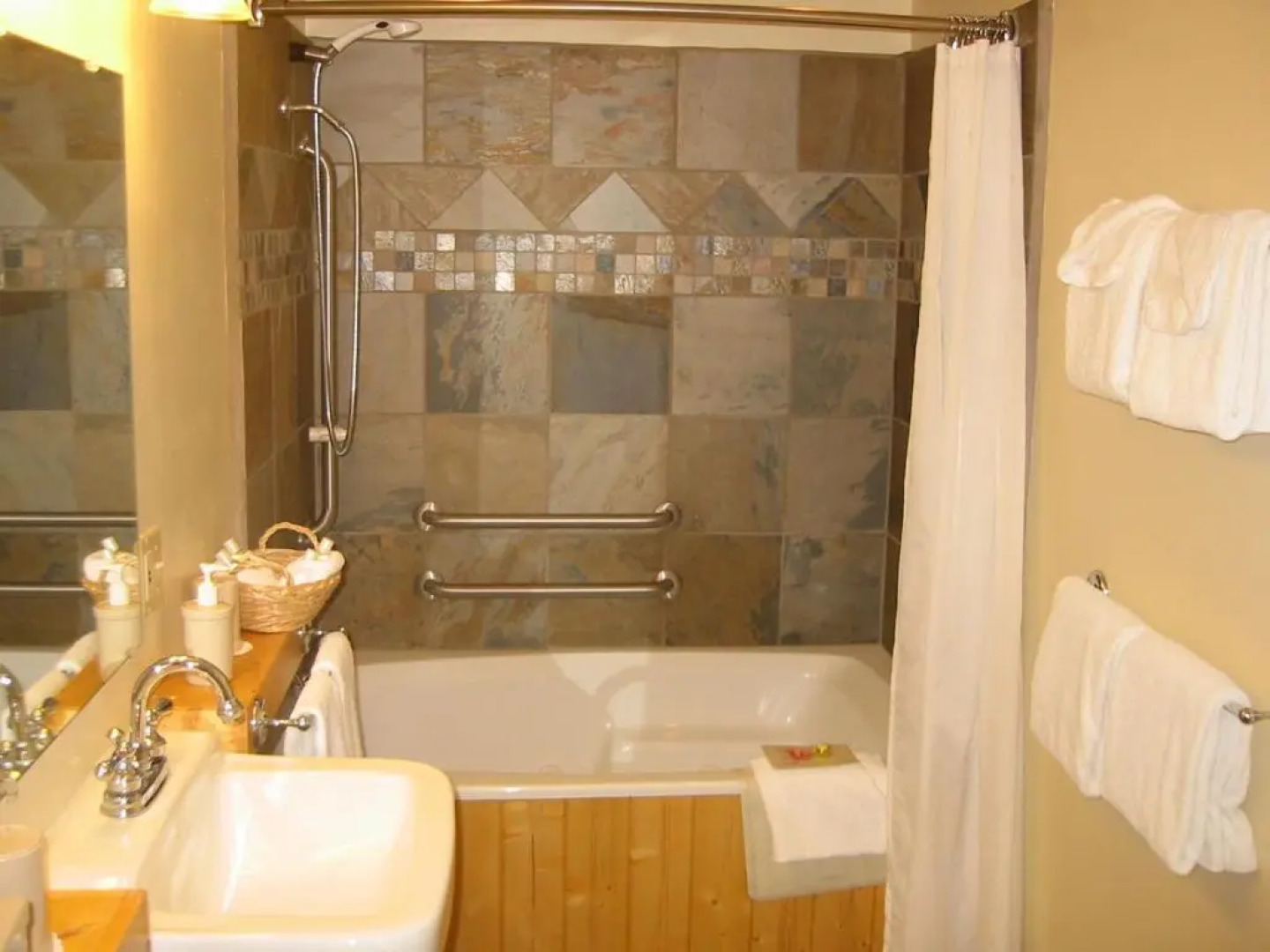 Tahoma Meadows B&B Cottages