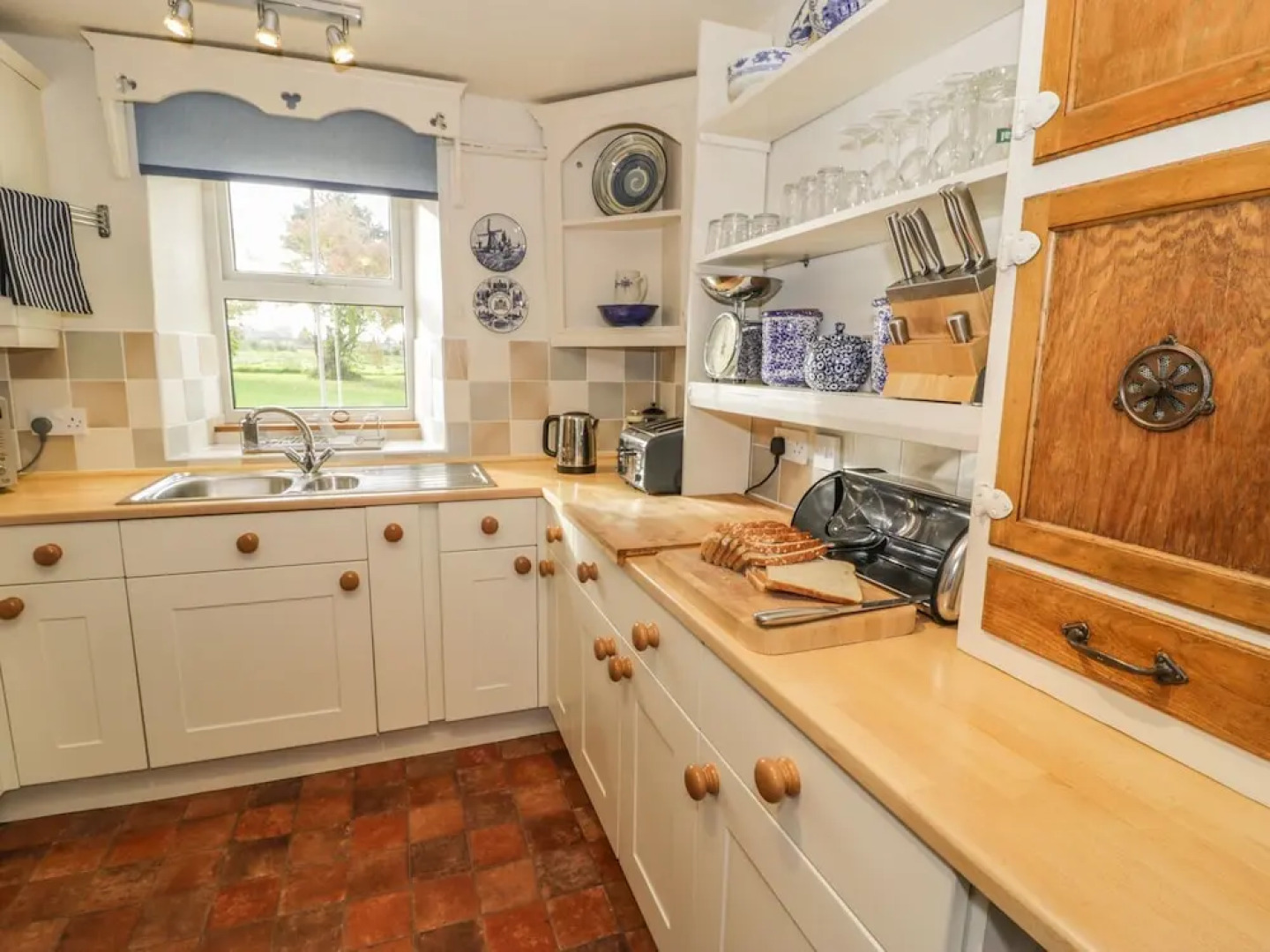 Ynys Pandy, Garndolbenmaen