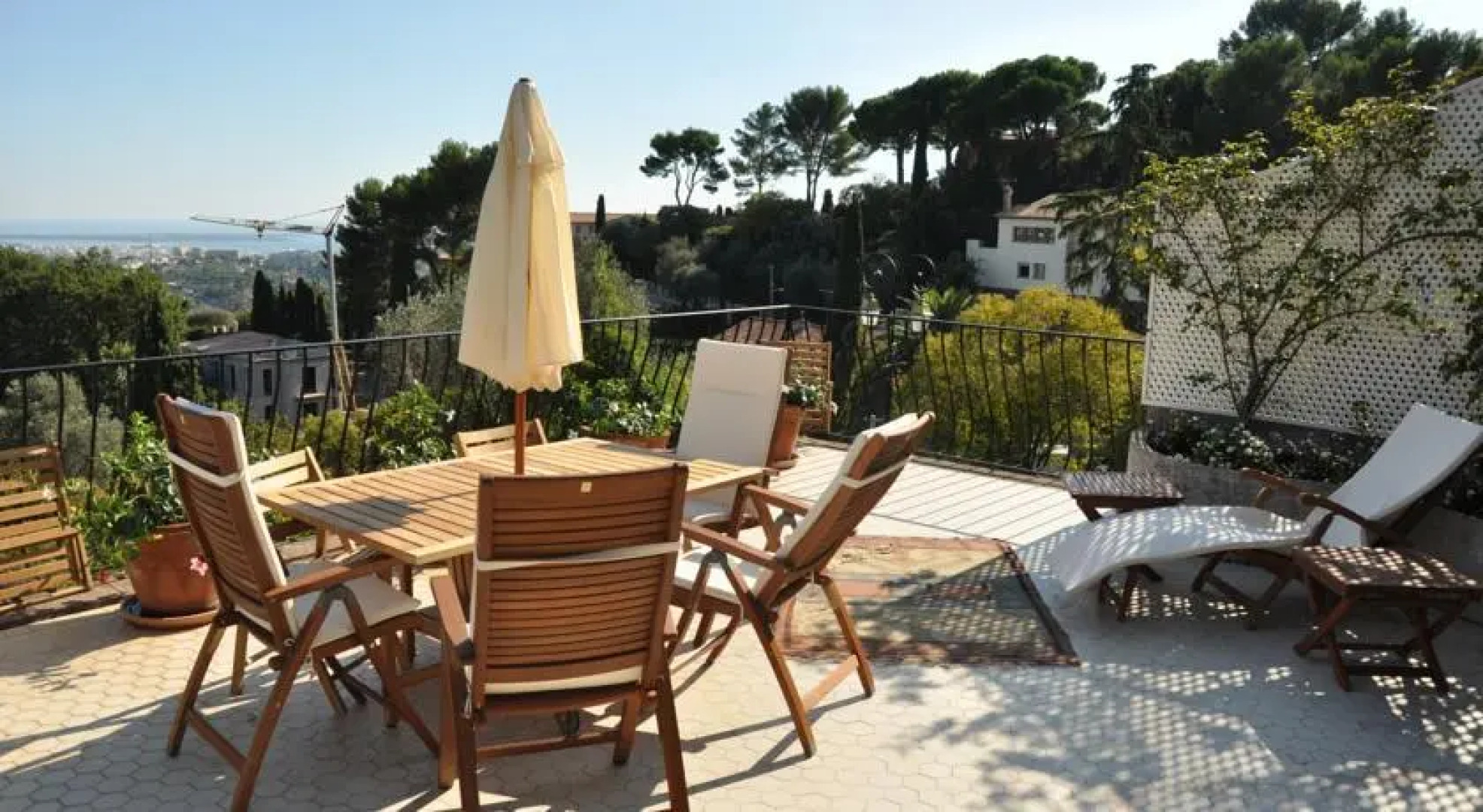 Côte dAzur View of Cannes Bay