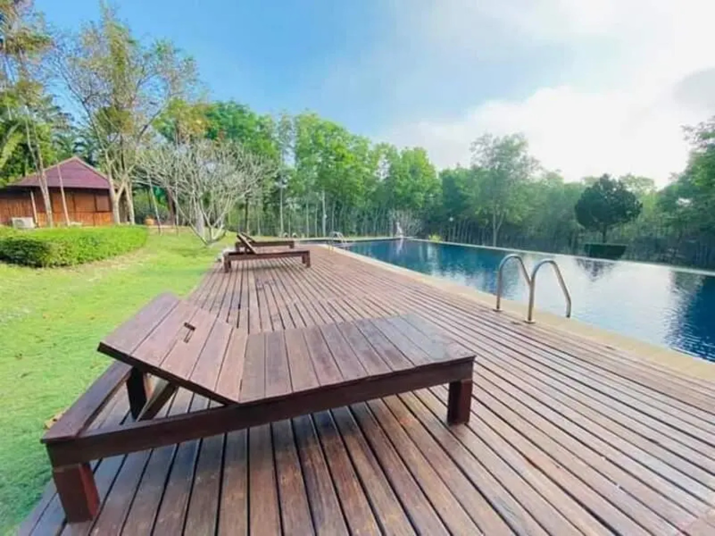 Baanwangnamkeaw Lodge