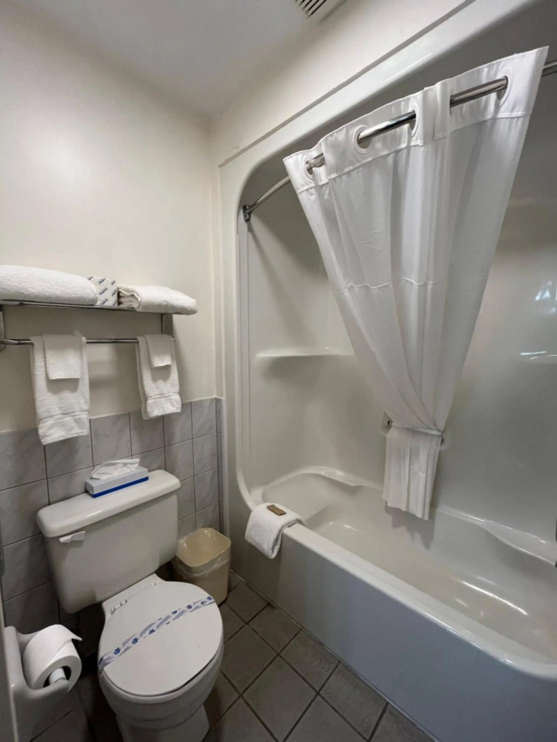 Jolly Roger Inn Resort