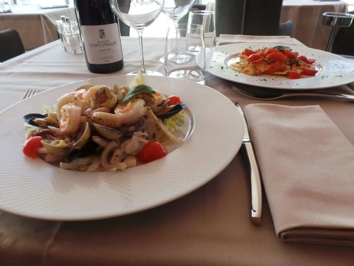 Isulella Hotel & restaurant