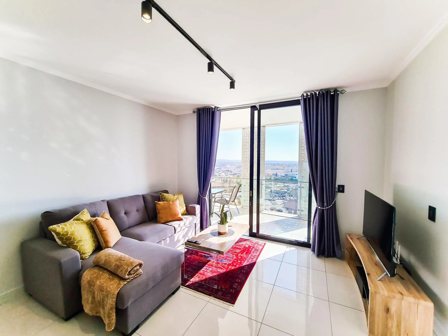 Ellipse Waterfall Upmarket Apartment