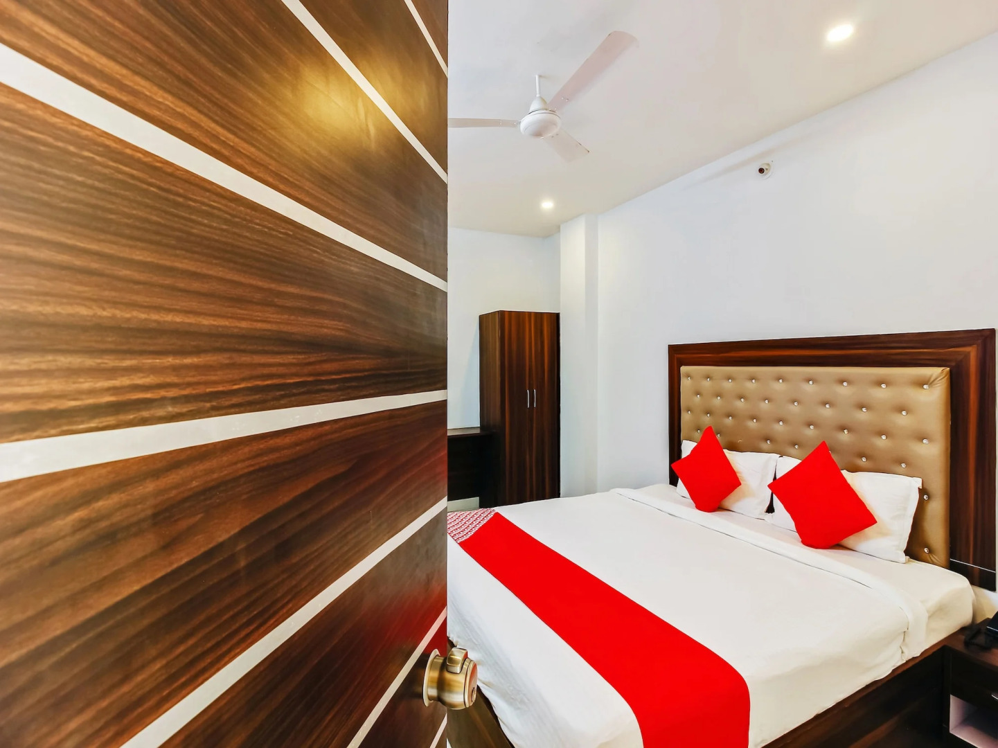 OYO 29131 Hotel MN Grand