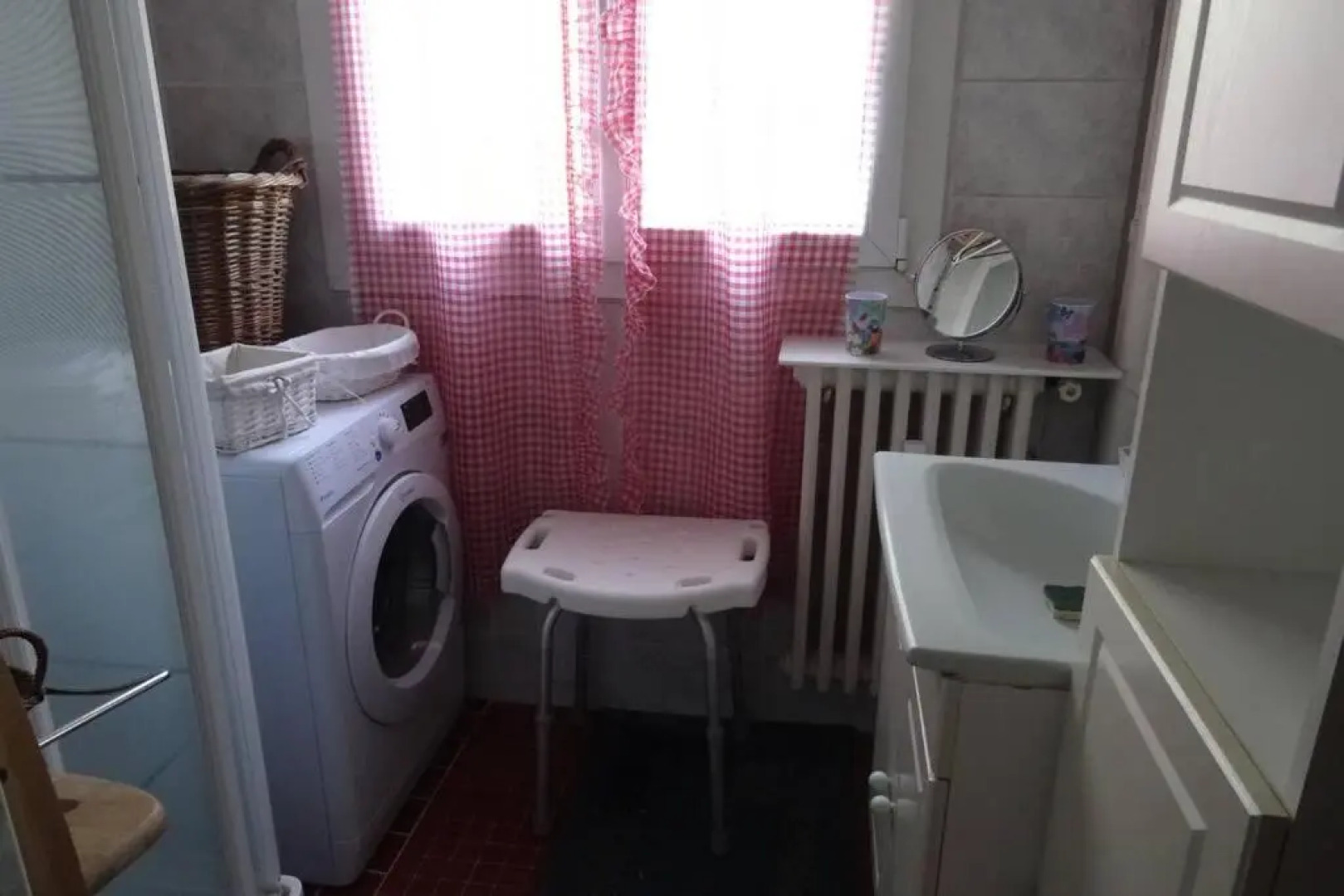 Petit nid douillet , calme avec vue sur le parc