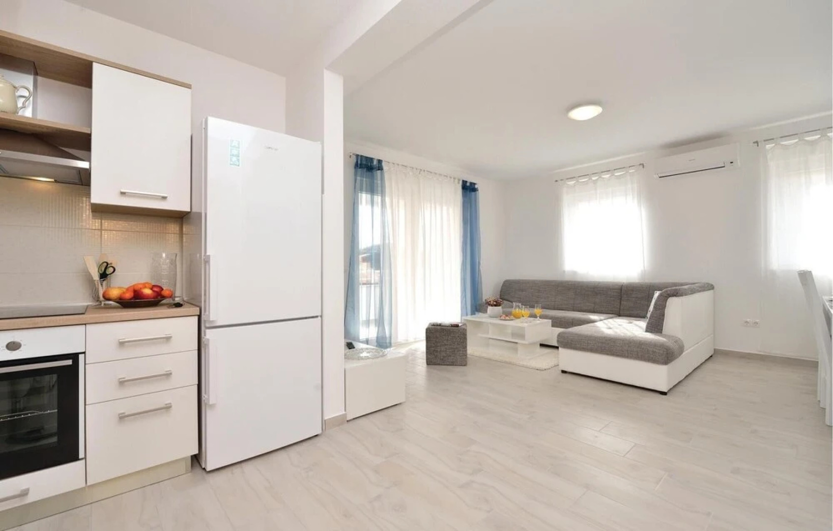 Stunning Home in Vrsi-mulo With Wifi and 2 Bedrooms