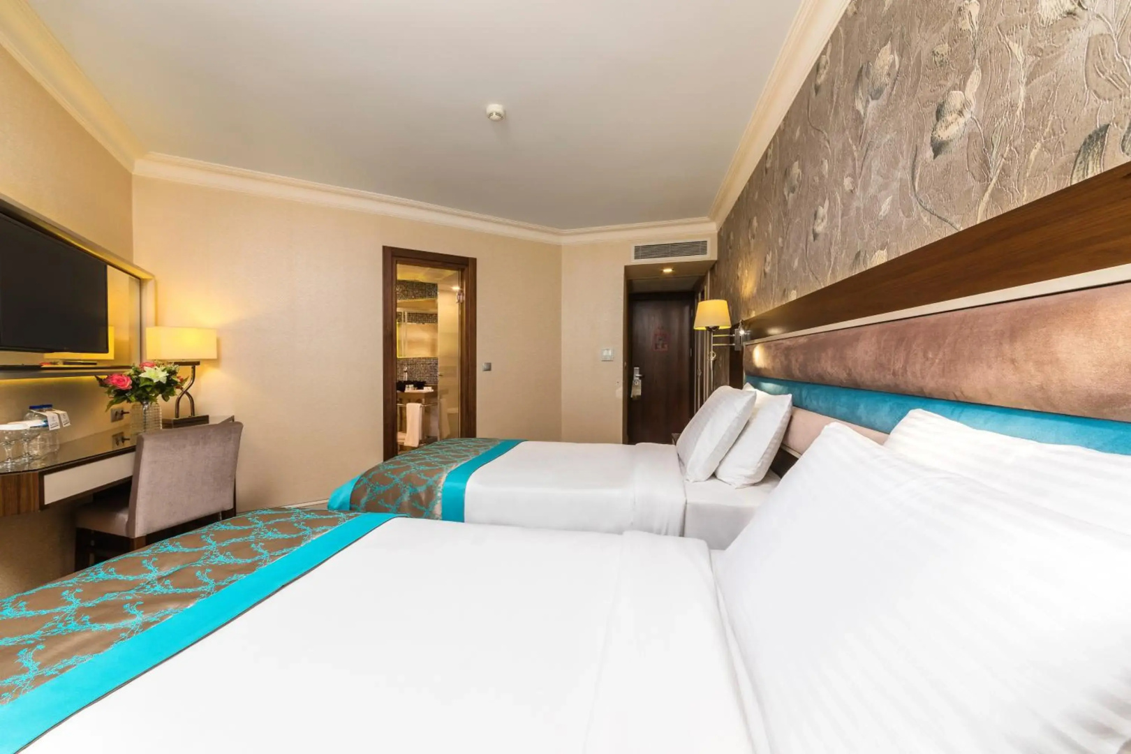 Huatian Chinagora Hotel