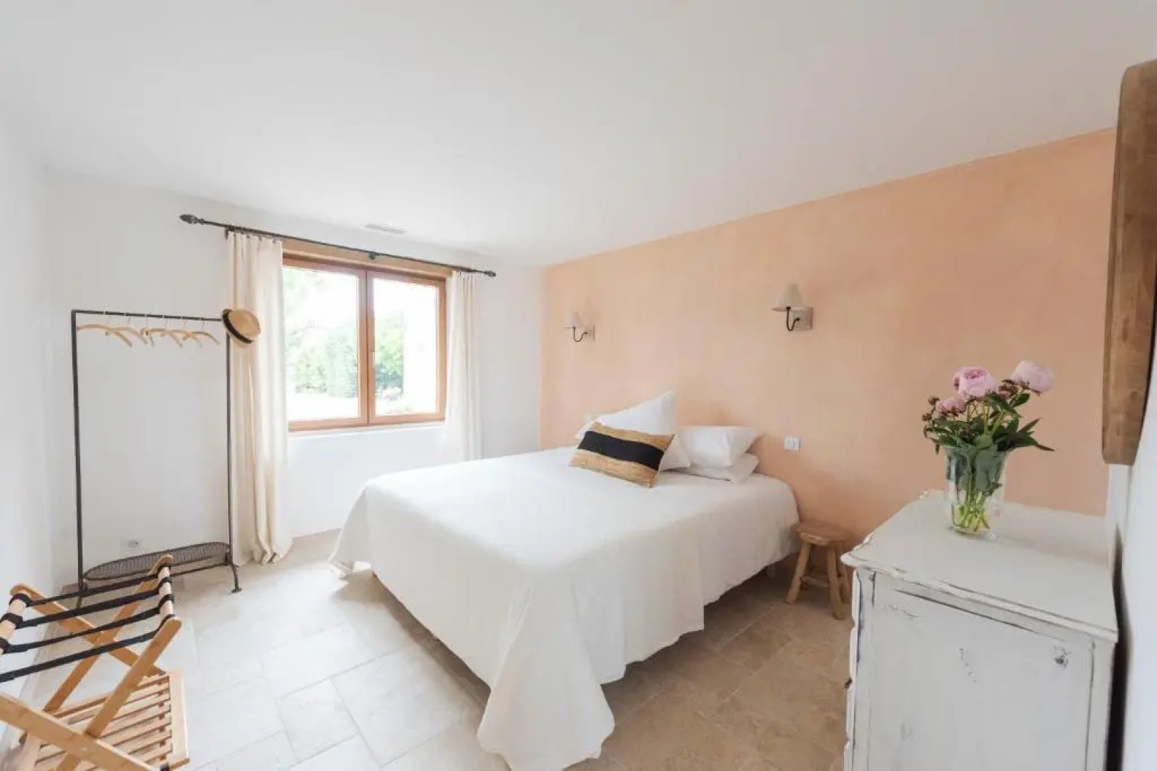 La Petite Ruche, 1 Bedroom Gite in the Luberon (Adults Only)